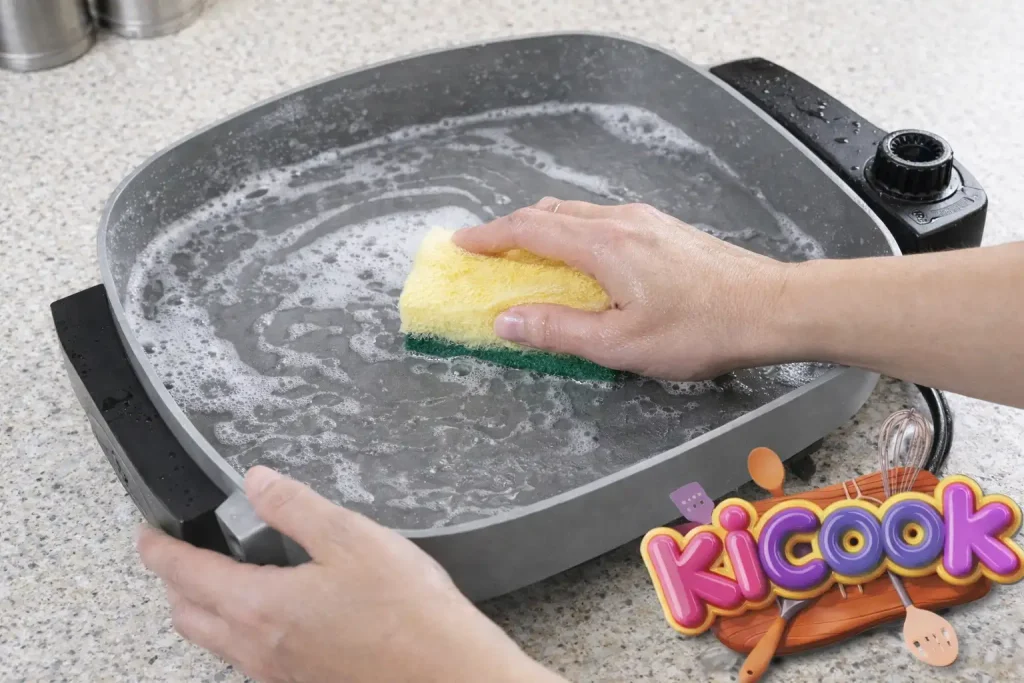 Cleaning the electric skillet