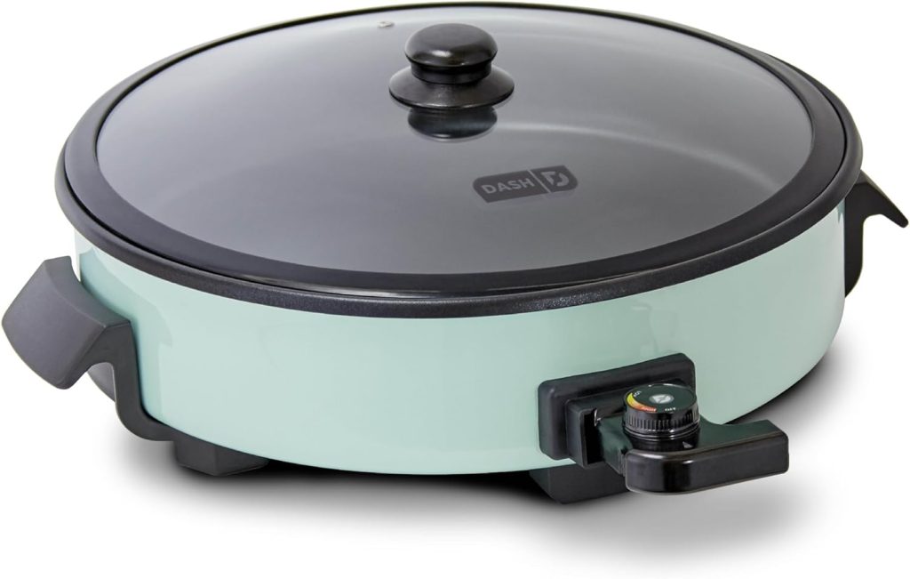 DASH 6-quart family size electric frying skillet in aqua